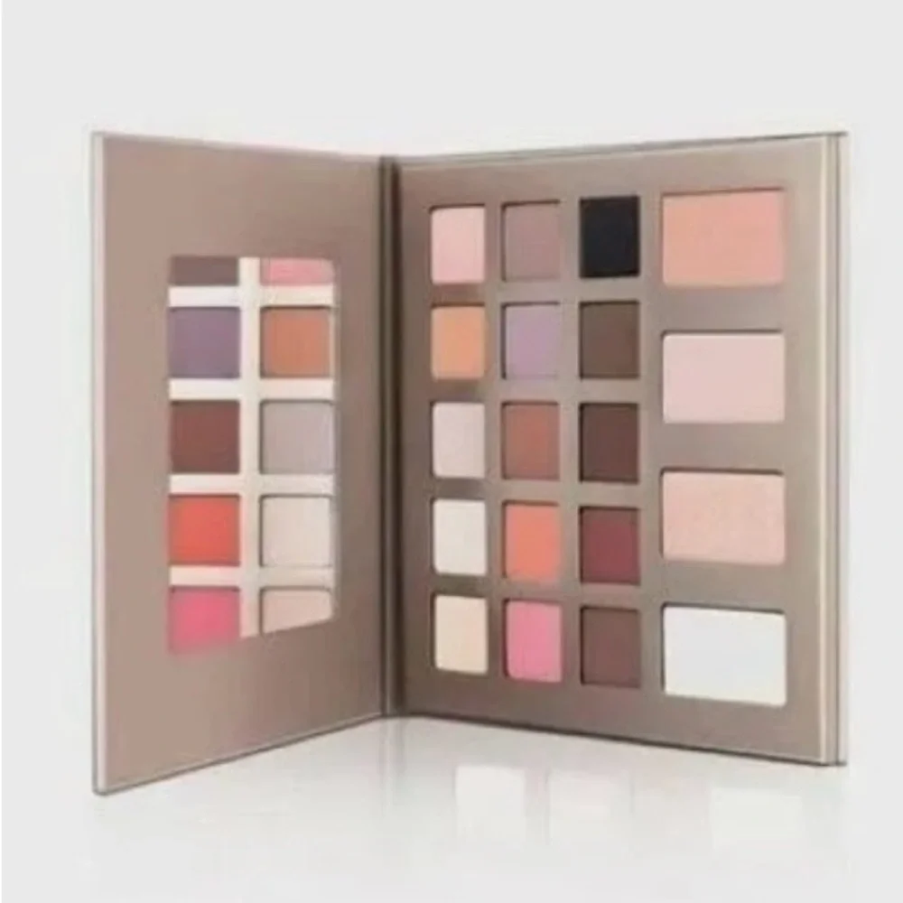 NWT ICONIC LONDON - Billy B x Gallany Collaboration Palette